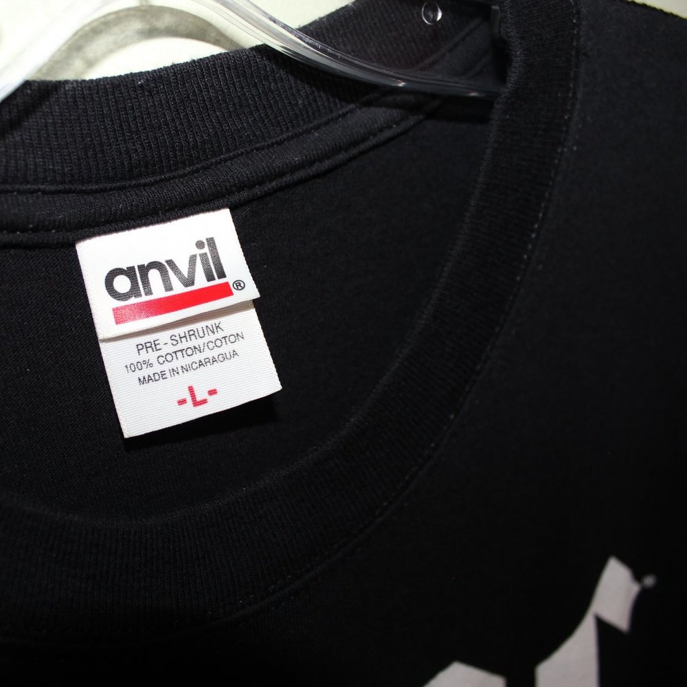 3/$55❤️vintage 2003 BACK IN BLACK AC/DC t-shirt Anvil band tee Anthill Trading - Picture 4 of 4